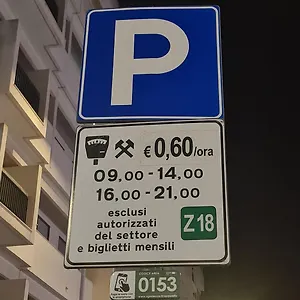 https://luz-de-salento.lecce-hotels.com